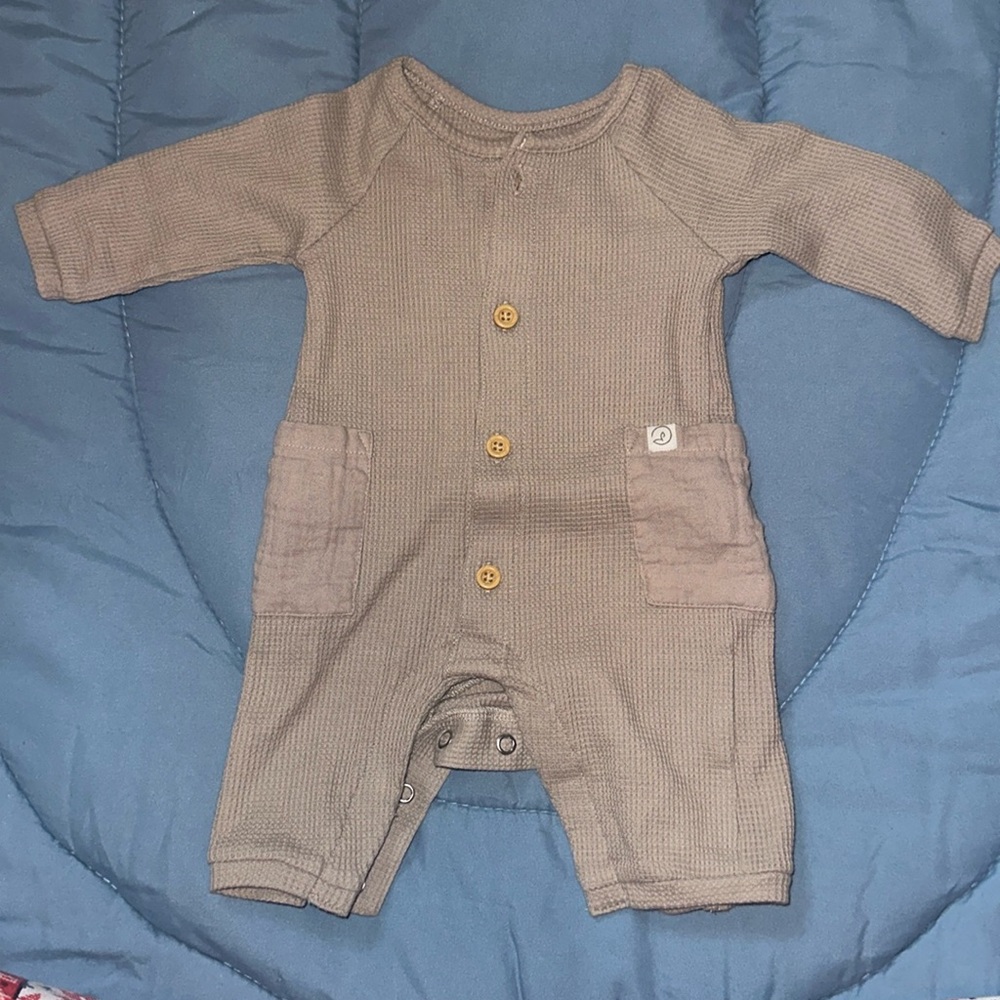 Little planet bundle - newborn size in neutral colors totaling over $60